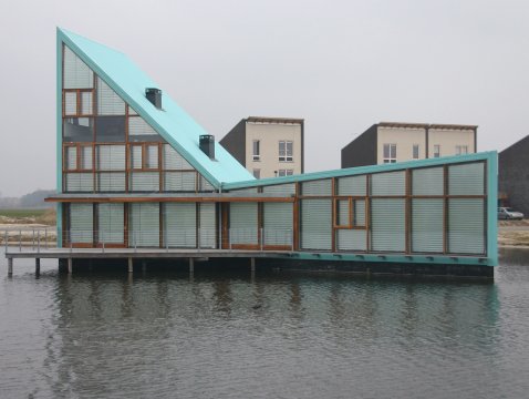 Flächenvorhang mit plissierter Sonnenschutz-Folie Flächenvorhang mit plissierter Sonnenschutz-Folie