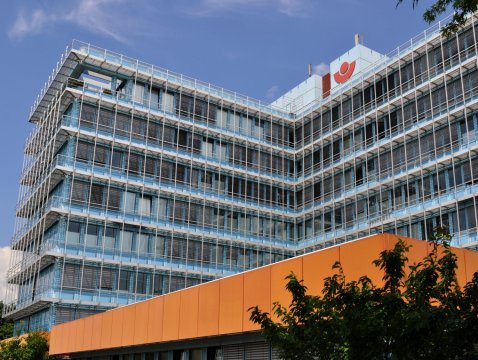 Rollo von unten nach oben Multifilm Lux-Line Berufsgenossenschaft Mainz Rollo von unten nach oben Multifilm Lux-Line Berufsgenossenschaft Mainz